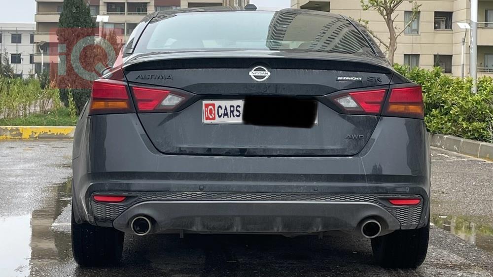 نيسان ألتيما